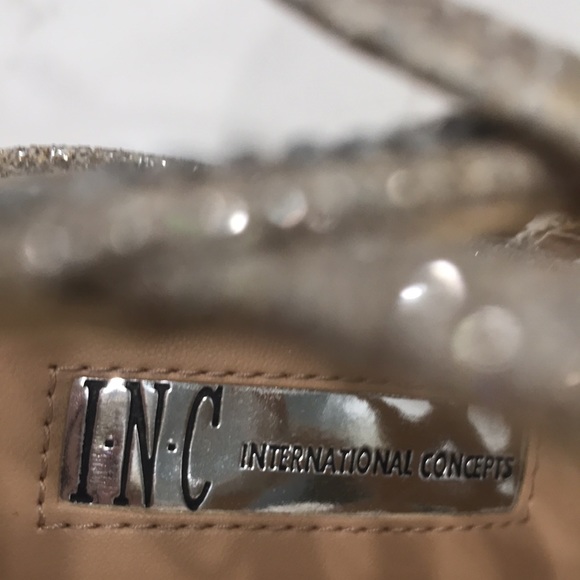 PARTY 9 1/2 SEQUINS heels. Beautiful condition. Like new - Picture 5 of 9